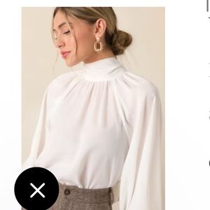 Aura Ekegant Bow Tie Bell Sleeve off White Women's Top - NWT